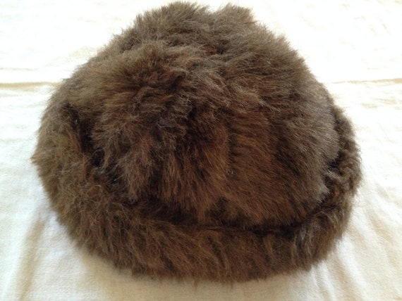 Ladies V.E.B. Dresden German Artificial Winter Brown Fur Hat  display picture 3
