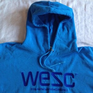 WeSC We Are The Superlative Conspiracy Sweden Classic Unisex Blue Hoodie Sweatshirt Cotton Medium Size image 3