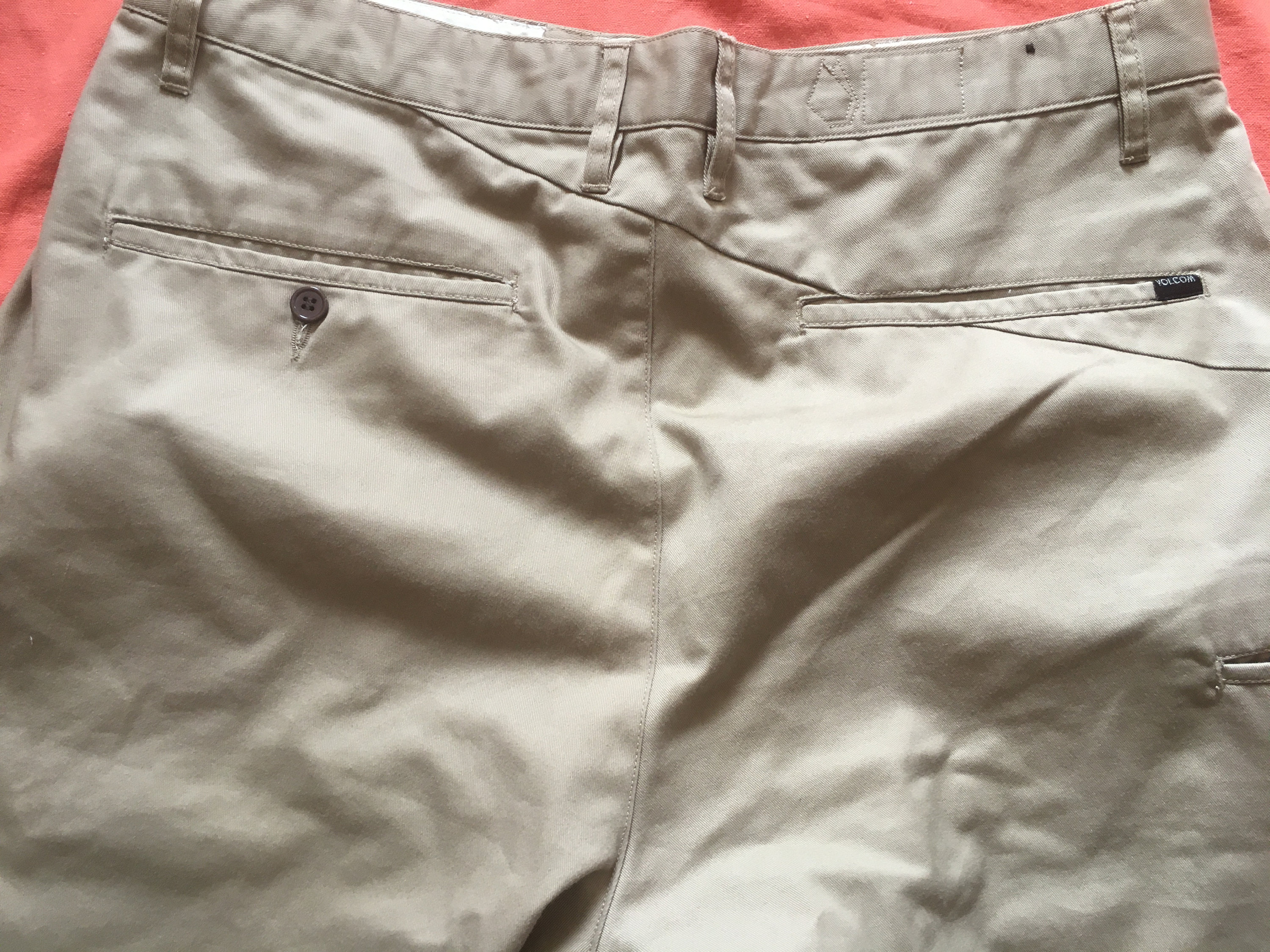 Short Homme VOLCOM Corpo Class - Noir - Taille 28 - Surf/Skate - Occasion Très Bon état