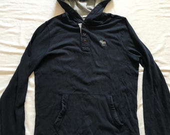 Abercrombie And Fitch heren Henley-hoody sweater met lange mouwen, licht gemaakt marineblauw, aansluitend getailleerd, slim-fit pasvorm EU - VS medium