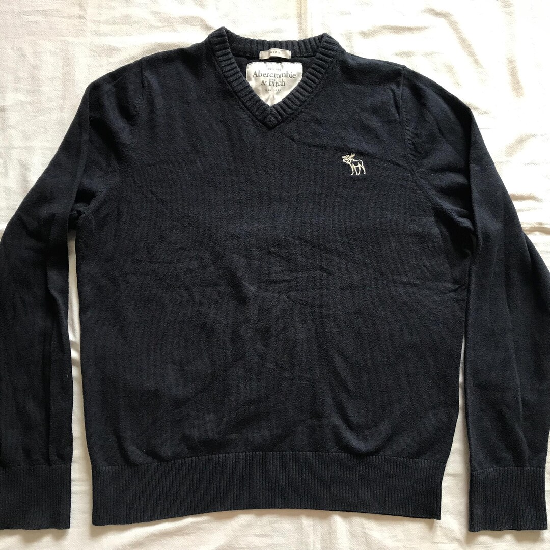 Abercrombie and Fitch Men's Navy Blue V-neck Sweater Wool and