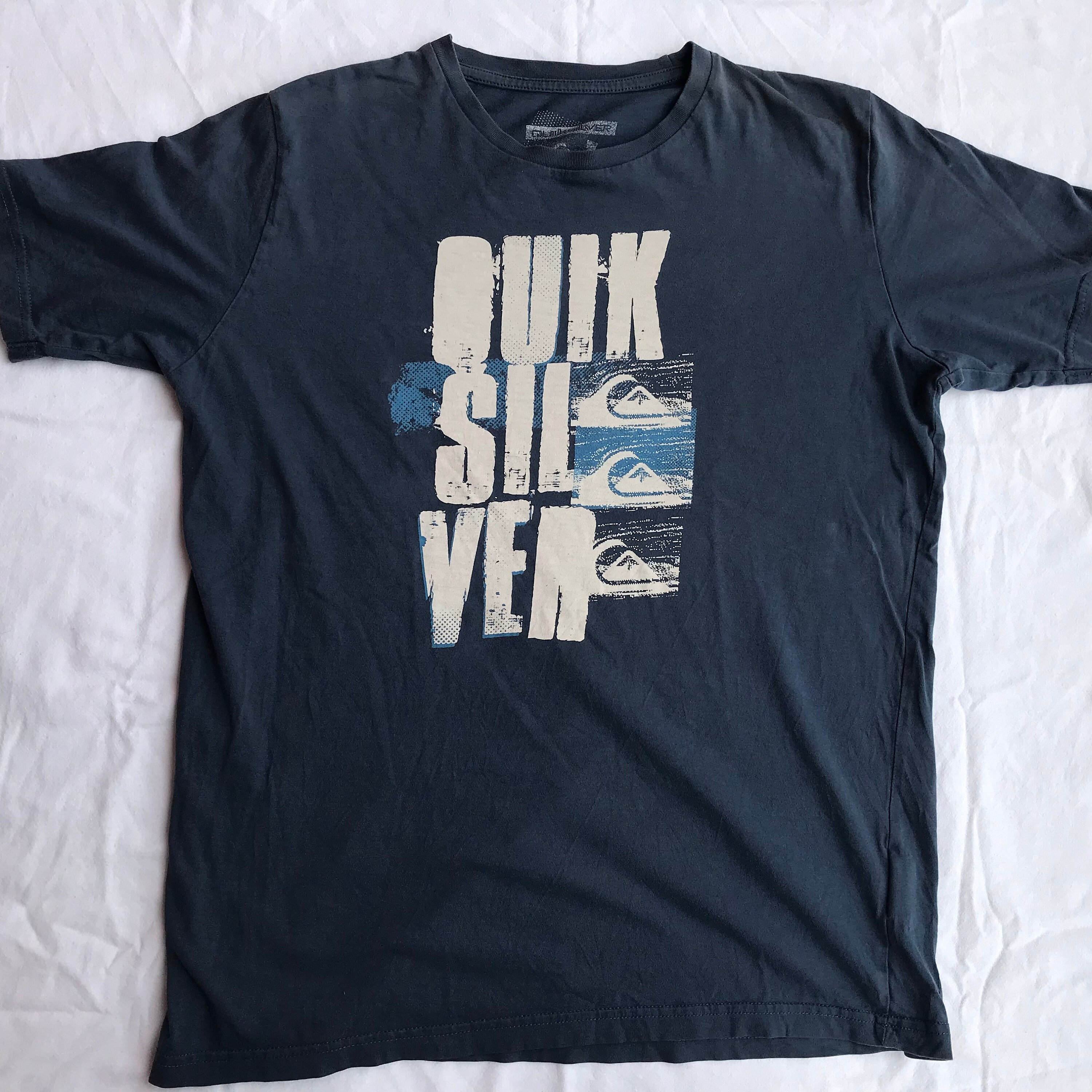 Quiksilver Navy Blue Men's Unisex T-shirt Small Size US 16 UK With Logo  Graphic Print - Etsy