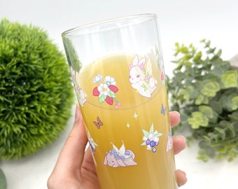 Trinkglas mit süßen Hasen, Glas mit Kaninchen und Beeren Früchten, Hasenglas 300ml