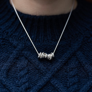 Ciondolo a forma di zigzag su catena a serpente in argento sterling