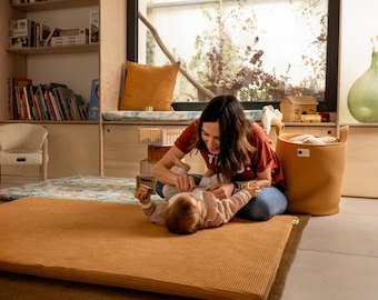 Tapis d'éveil bébé camel pour la motricité libre et le coin nido Montessori d'une chambre ou salon Mousse et coton oeko tex