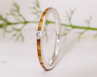 Sterling Silver Ring met een 2mm Diamond en Olive Wood - Diamond Engagement Ring