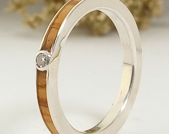 Bague en argent avec un diamant de 2mm et bois d’olivier - Bague de fiançailles en diamant - Alliance originale