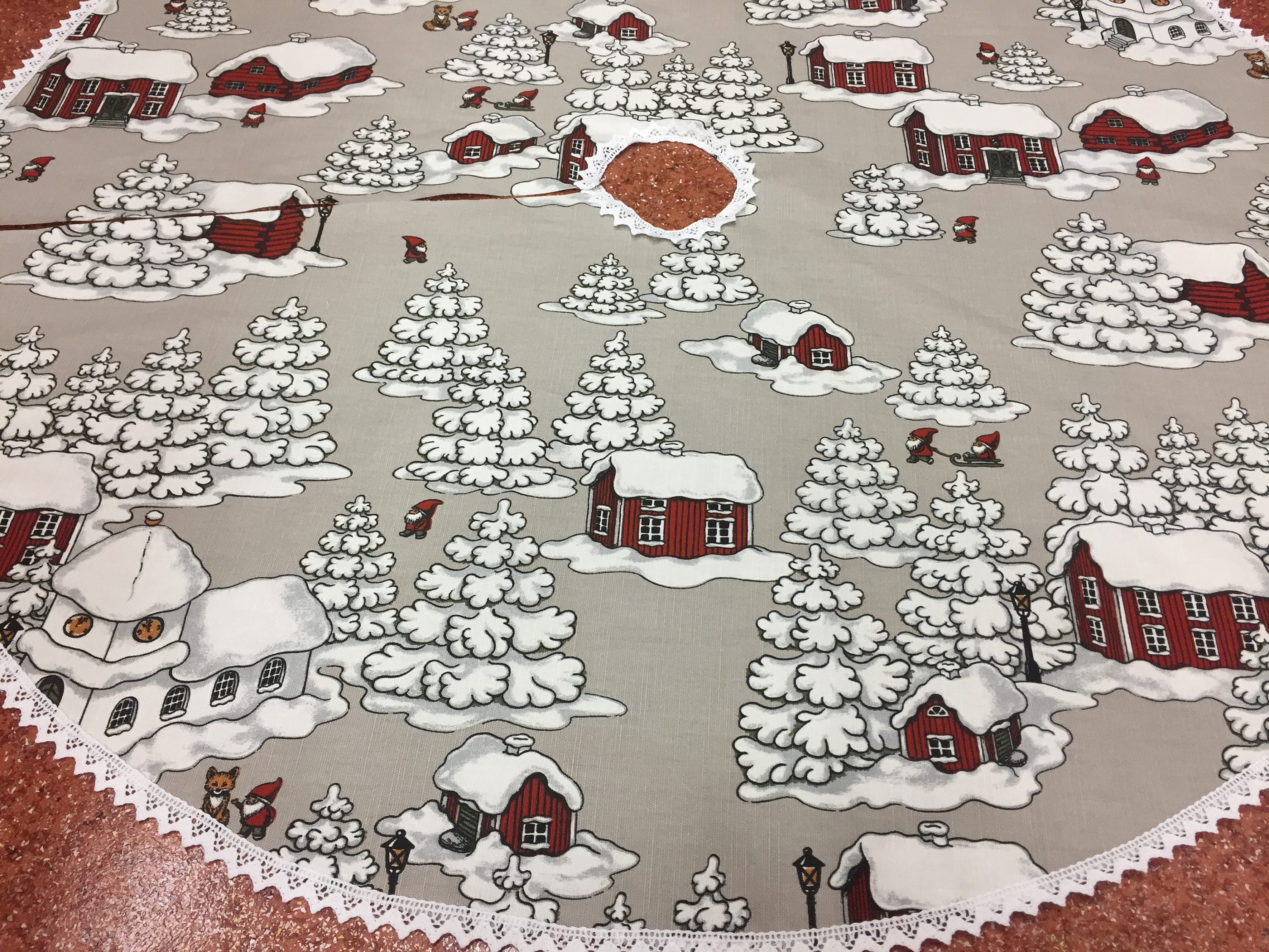 Dessous De Sapin De Noël TOYLAND Rouge 42 Pouces Bordure Dorée - Neuf