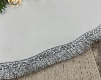 Gonna per albero di Natale in velluto bianco: pizzo argentato in stile boho, decorazione natalizia rustica