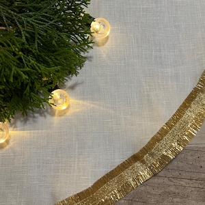 Christmas tree skirt with gold lace, tree skirt, burlap tree skirt, Christmas tree decor, White Linen Christmas tree skirt, white and gold