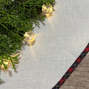 White Linen Christmas tree skirt, tree skirt,burlap tree skirt,rustic decorations,Christmas tree decor,Christmas tree skirt with tartan lace