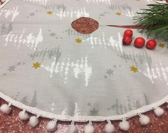 Falda para árbol de Navidad de arpillera de algodón hecha a mano: diseño escandinavo con pompones