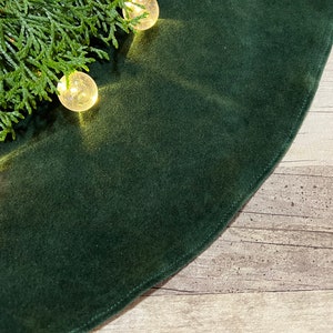 Emerald Green Christmas Tree Skirt,Velvet Tree Skirt, Boho Xmas Tree Mat For Holiday Farmhouse Decorations Rustic Luxury Tree Skirt