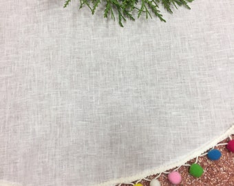 White Linen Christmas tree skirt, tree skirt,burlap tree skirt with colorful,rustic decorations, Christmas tree decor, Christmas tree skirt