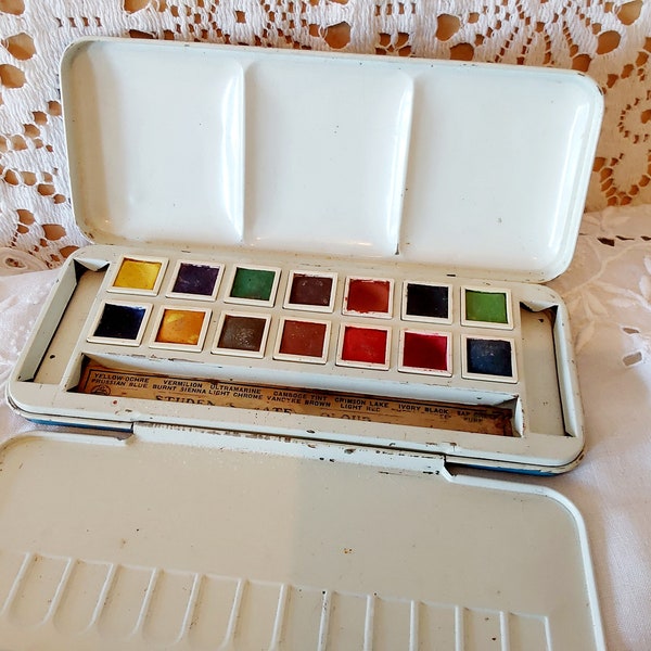 Page of London Student Watercolour Box