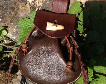 Traditional small Rob Roy style leather sporran/ pouch