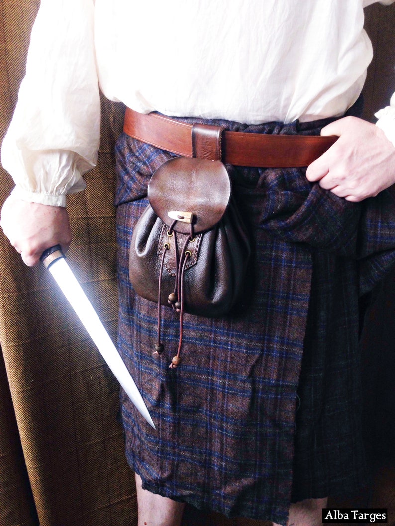 Traditional Scottish Jacobite/Clansman style leather sporran | Etsy