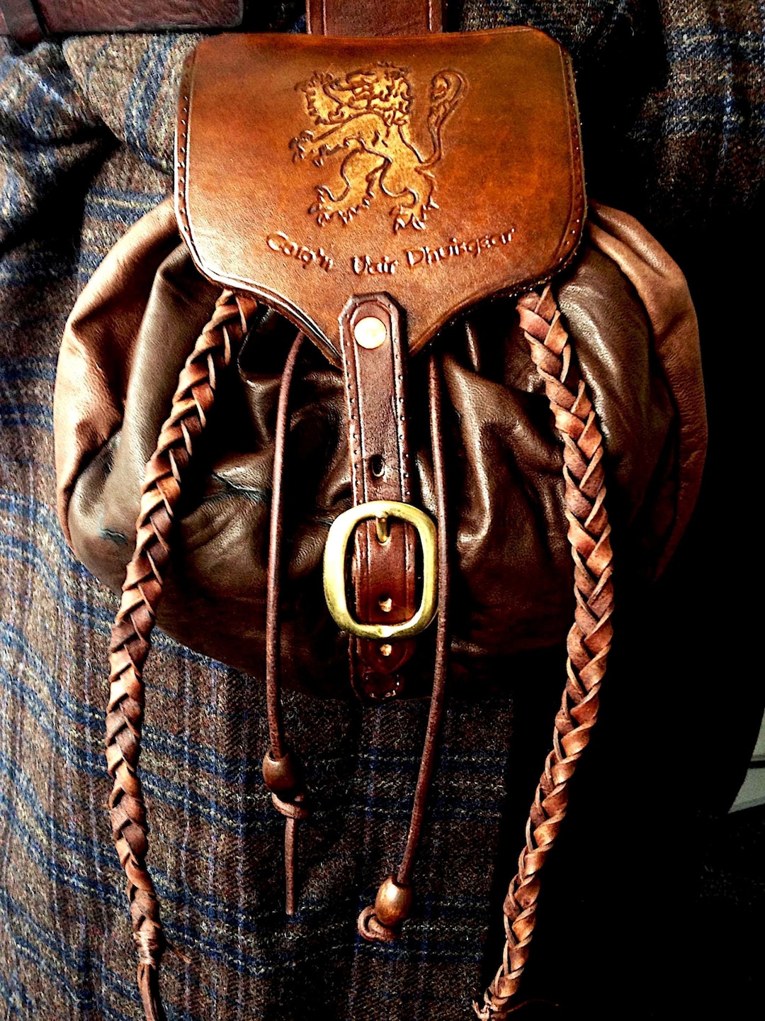 Black or Brown Grained Leather Sporran With Lion Rampant Badge