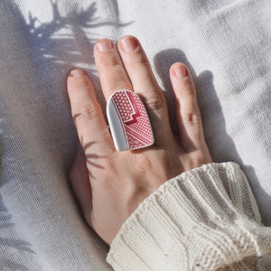 Porcelain adjustable ring, Upcycled jewelry, Red and white ceramic ring, Chinese porcelain repurposed ring, Broken plate jewelry image 6