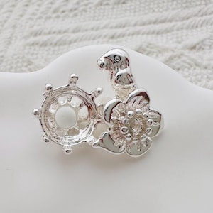 1 Pcs  - Silver Plated Bird And Flower - 8mm Round Cabochon Setting