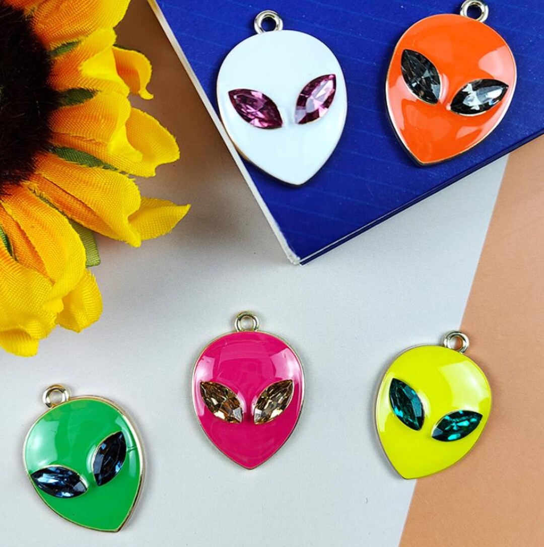 20 Ps - Mixed Alien Charms - Etsy