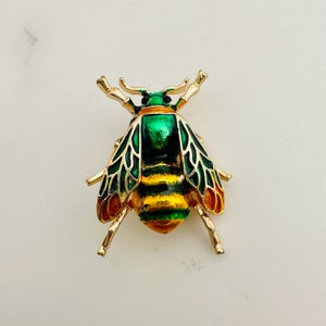 Bee Brooch  - 33x25mm
