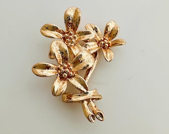 4 Pieces Flower Pendants, gold plated, 27x22mm