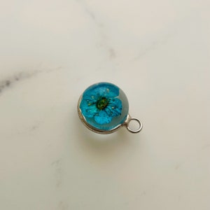 Pressed Dried Flower Pendant - 17x13mm - One Piece