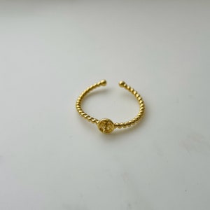 1 Stück - Ring Befestigung - Perlen Einstellung - Verstellbar - Vergoldetes Messing - Für 4 mm bis 8 mm Halbbohrer Perlen