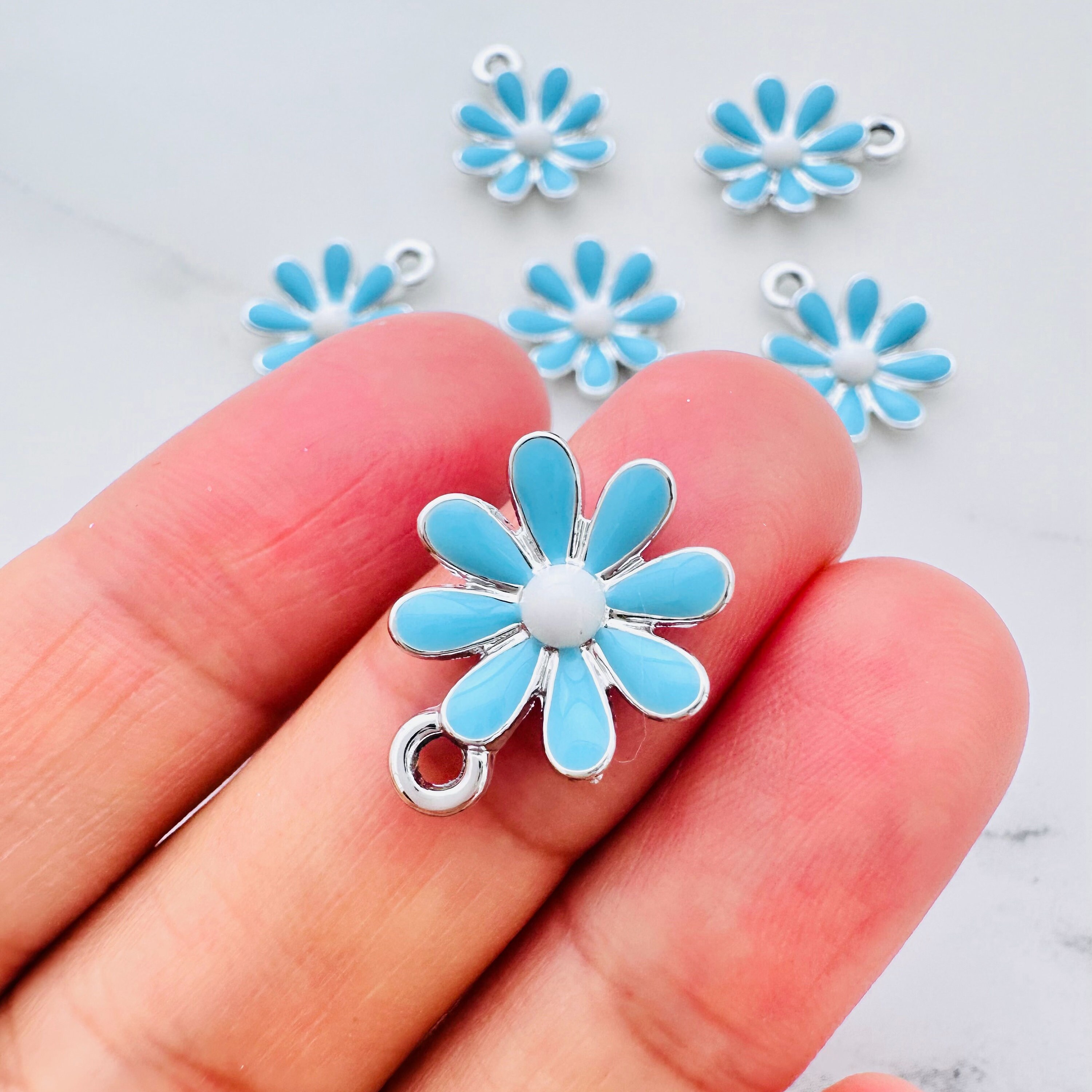 10 X Enamel Daisy Charms - 17x14mm - Etsy