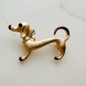 Puppy Brooch  - 30x47mm