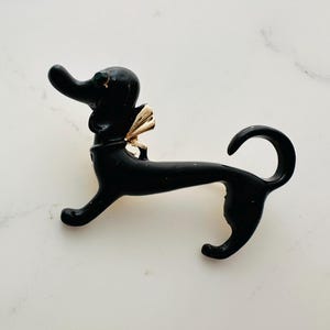 Puppy Brooch  - 30x47mm