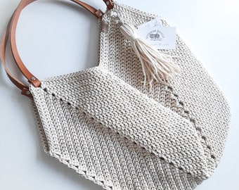 Große Shopper-Tasche mit Ledergriffen für Damen. Elastische Tasche zum Anklemmen für Notebook oder Laptop. Geschenk für Oma, Mutter, Freundin.