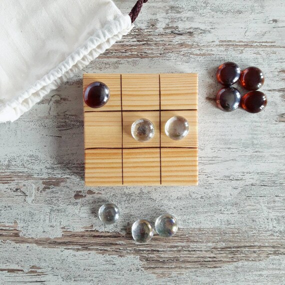 Gioco Tris in legno con pedine di vetro con custodia in Etsy