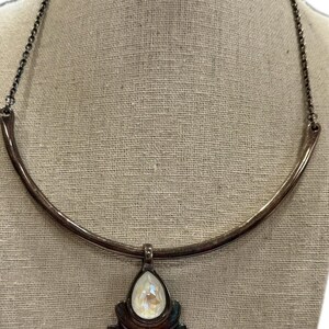 Collar alma UNO de 50 MRS BEGUM en metal revestido de plata y cristales facetados imagen 8