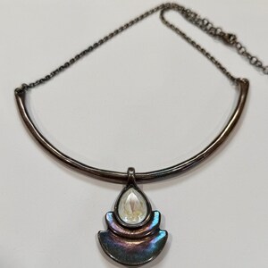 Collar alma UNO de 50 MRS BEGUM en metal revestido de plata y cristales facetados imagen 3