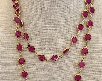 Collar de cristal color magenta de Swarovski de 35 pulgadas.