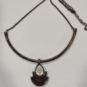 Collar alma UNO de 50 MRS BEGUM en metal revestido de plata y cristales facetados imagen 4