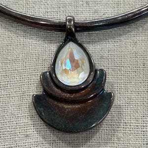 Collar alma UNO de 50 MRS BEGUM en metal revestido de plata y cristales facetados imagen 2