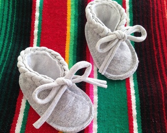 newborn booties, peruvian cotton newborn shoes, newborn babyshower gifts, newborn girl shoes, newborn boy booties, baby shoes