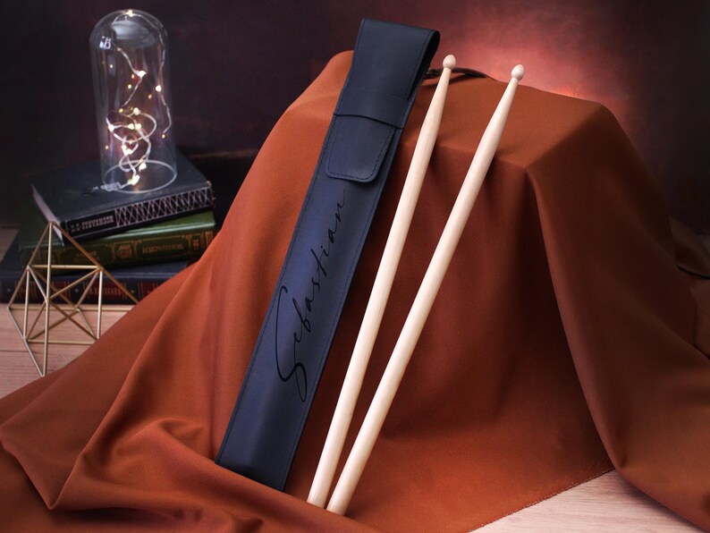 Sac personnalisé pour baguettes, Sac en cuir personnalisé pour baguettes, Cadeaux pour batteur, Étui porte-pilons gravé, Cadeau personnalisé pour musicien Noir