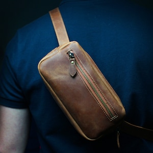 Leder Bauchtasche, Personalisierte Gürteltasche, Personalisierte Bauchtasche, Personalisiertes Leder Geschenk, Verstellbare Hüfttasche, Gravierte Taille Tasche, Crossbody Bag