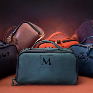 Leather Men&#39;s Dopp Kit, Personalized Toiletry Bag with Handle, Gift Idea for Him, Custom Travel Kit, Groomsmen Gifts, Cosmetic Bag for Men
