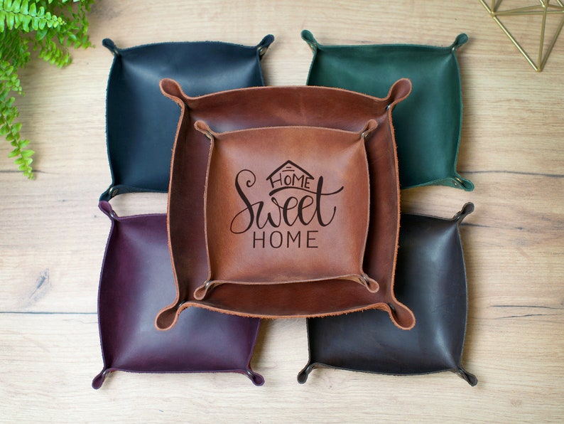 Vassoio di ritiro e riconsegna auto personalizzato, vassoio catchall in pelle, regali personalizzati in pelle, organizzatore di scrivania da ufficio personalizzato, vassoio di ritiro e riconsegna auto inciso per uomo immagine 1