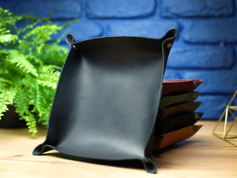 Vassoio di ritiro e riconsegna auto personalizzato, vassoio catchall in pelle, regali personalizzati in pelle, organizzatore di scrivania da ufficio personalizzato, vassoio di ritiro e riconsegna auto inciso per uomo Nero