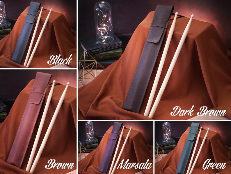 Puede incluir: Cinco estuches de cuero para baquetas en diferentes colores: negro, marr&oacute;n, marr&oacute;n oscuro, marsala y verde. Cada estuche tiene dos baquetas de madera en su interior.