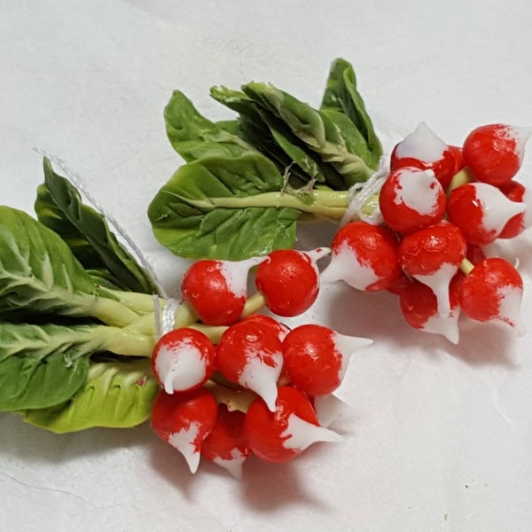 1;12 Scale 1 x  Bunch Of Radish Dollhouse Miniature Vegetable ( Just one)