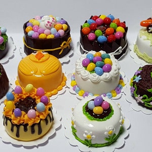 1;12 Scale Easter Cake Dollhouse Miniature