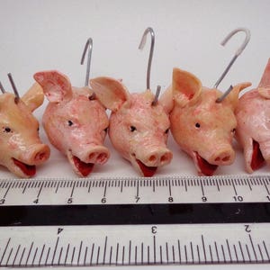 1:12 Scale 1 X Pig Head Hanging Doll House Miniature Butcher (One)