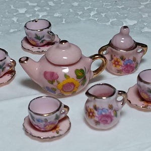 1/12th Scale Dolls House Miniatures - 13 piece Tea Set